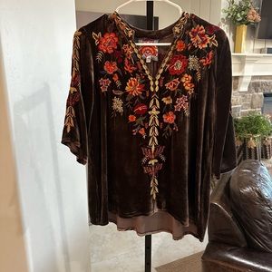 Beautiful velvet Johnny Was blouse. Perfect for the holidays!